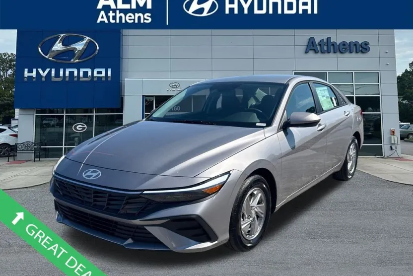 2025 Hyundai Elantra SE photo 1