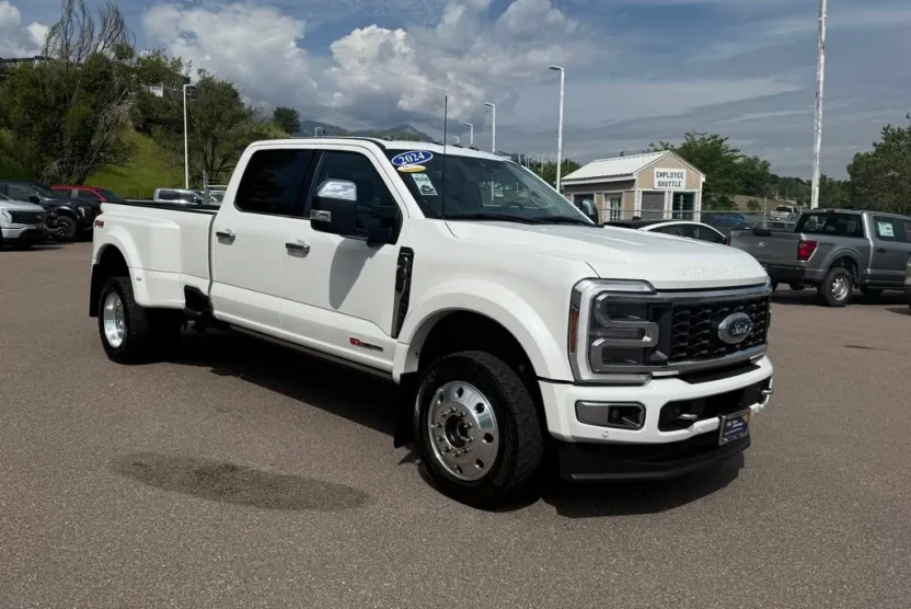 2024 Ford F-450 photo 1