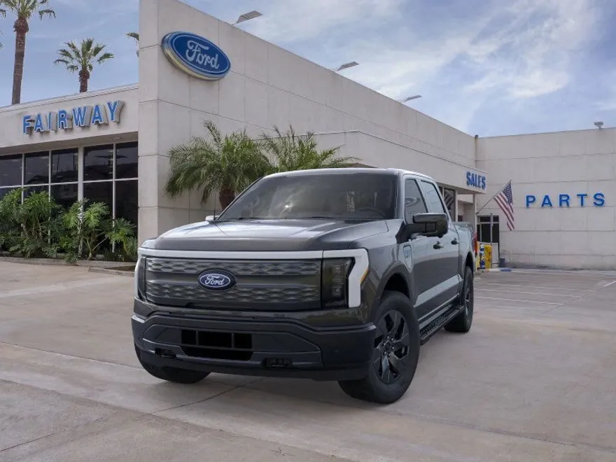 2025 Ford F-150 Lightning Lariat photo 1