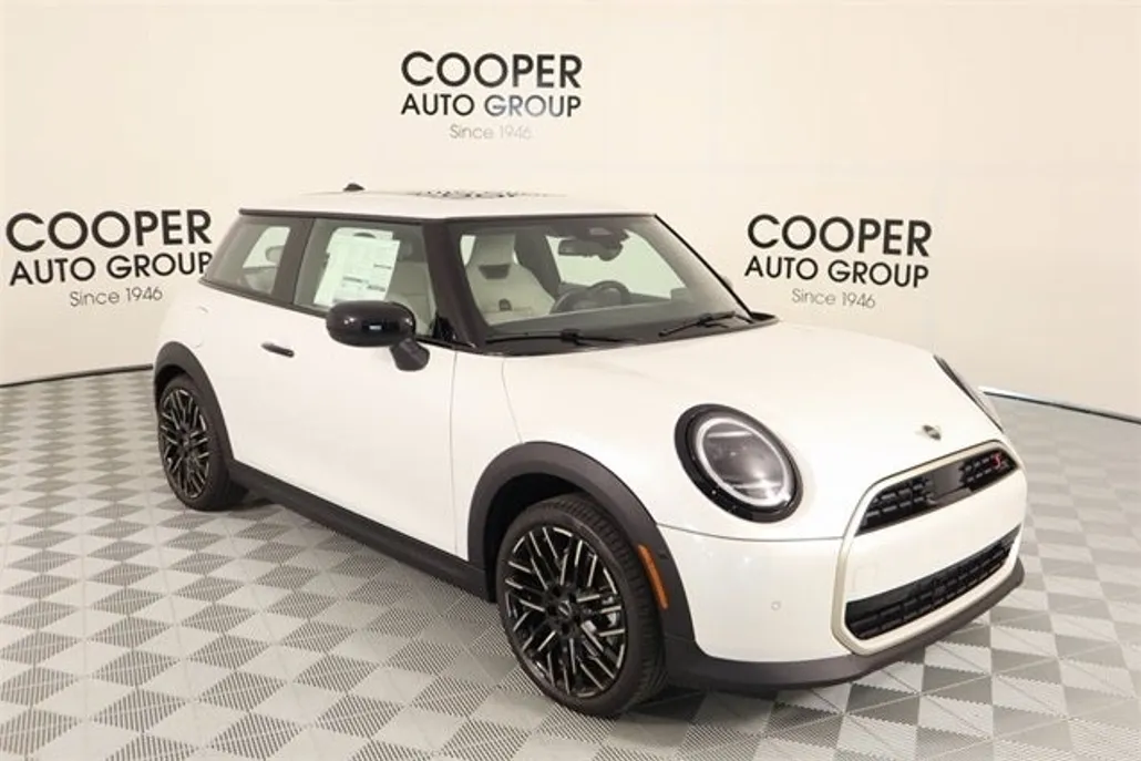 2025 Mini Cooper 2 Door Hardtop Signature photo 1