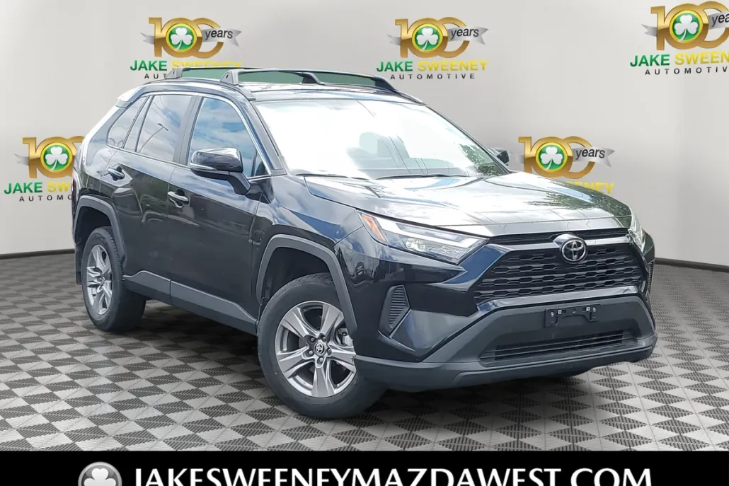 2024 Toyota RAV4 XLE photo 1