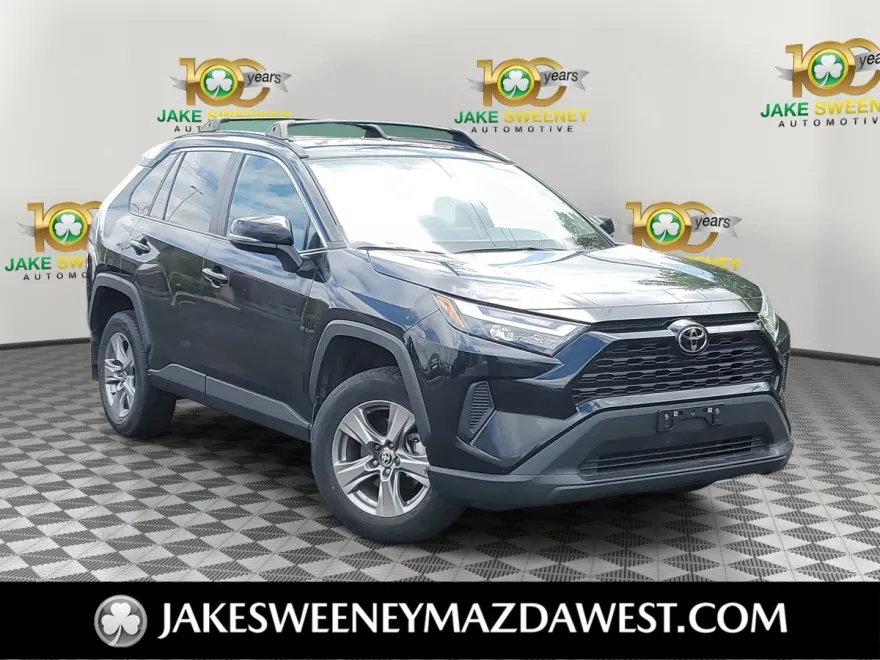 2024 Toyota RAV4 XLE photo 1