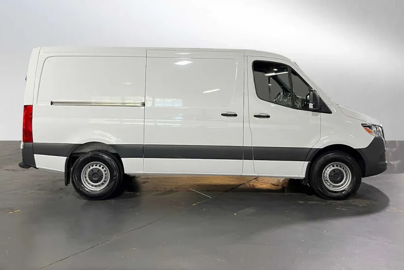 2025 Mercedes Benz Sprinter 2500 Standard Roof photo 1