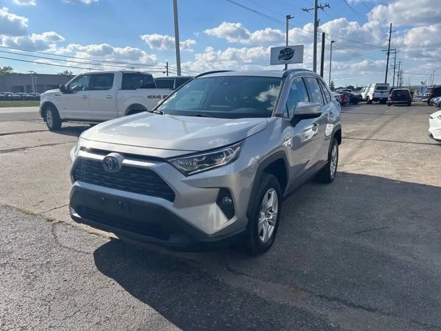 2021 Toyota RAV4 Hybrid XLE photo 1