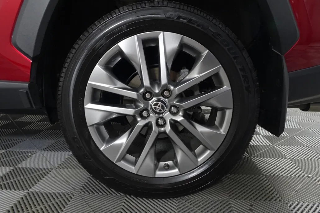 2023 Toyota RAV4 XLE Premium photo 1