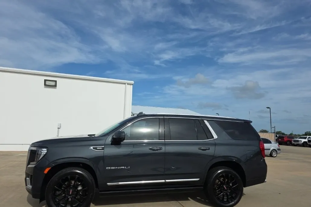 2022 Gmc Yukon Denali photo 1