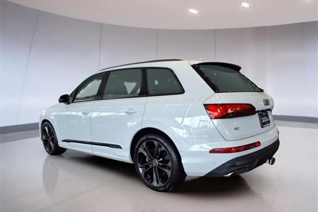 2025 Audi Q7 photo 1