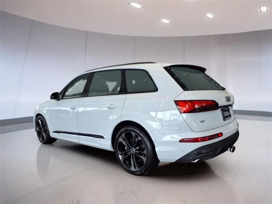 2025 Audi Q7 photo 1
