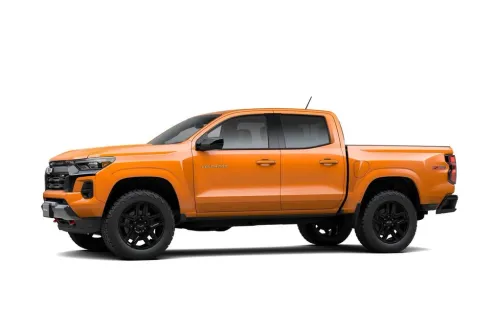 2025 Chevrolet Colorado Z71 photo 2