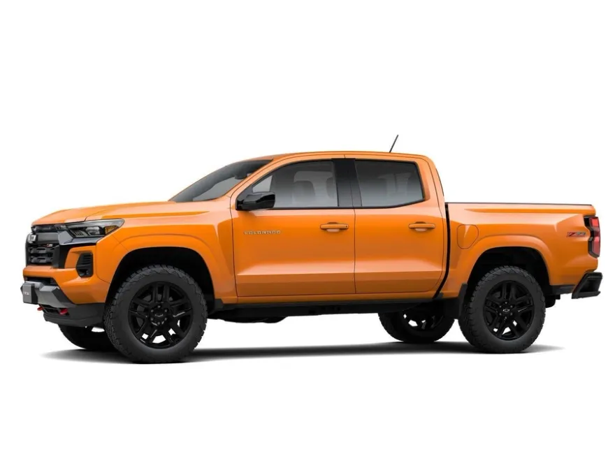 2025 Chevrolet Colorado Z71 photo 2