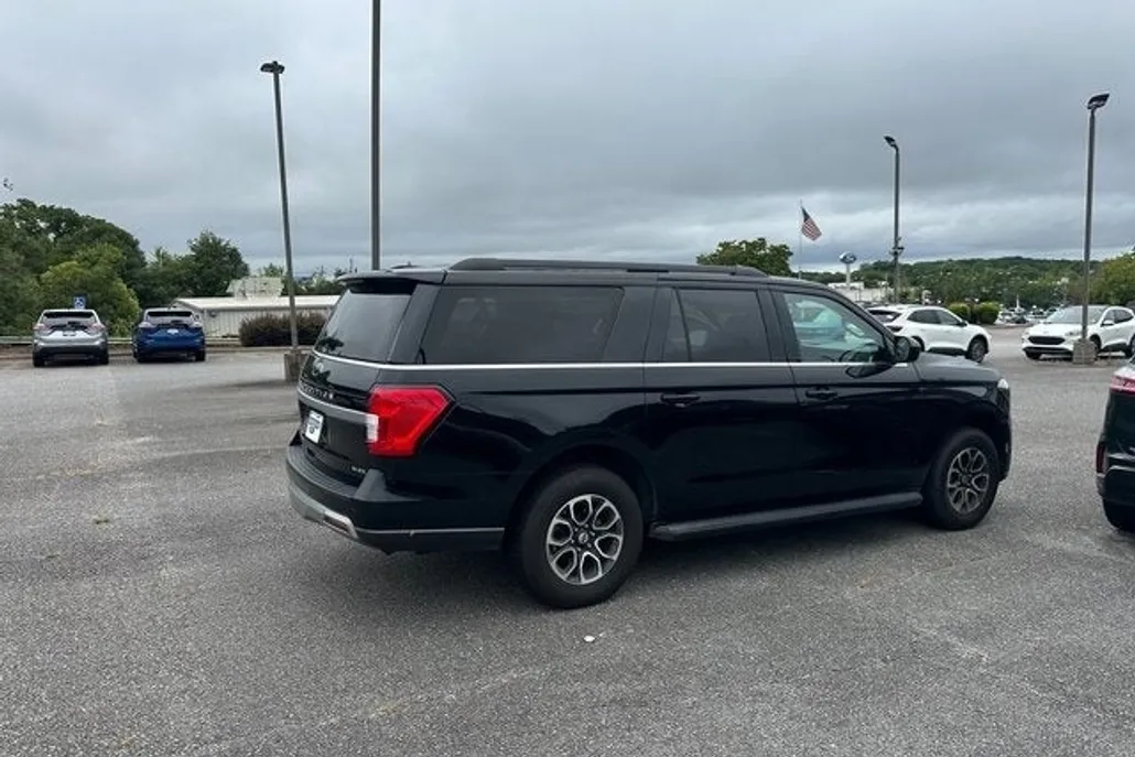 2024 Ford Expedition MAX XLT photo 1