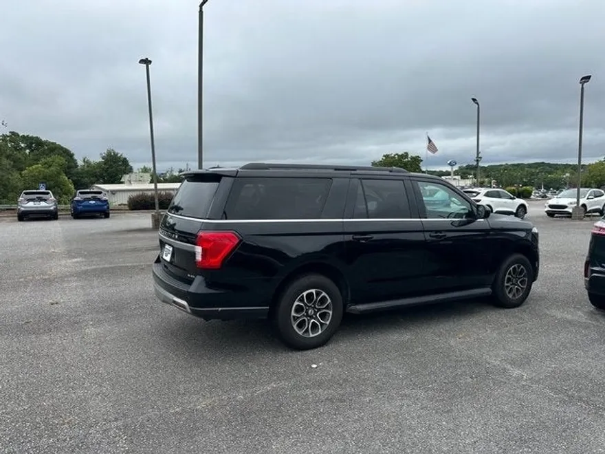 2024 Ford Expedition MAX XLT photo 1