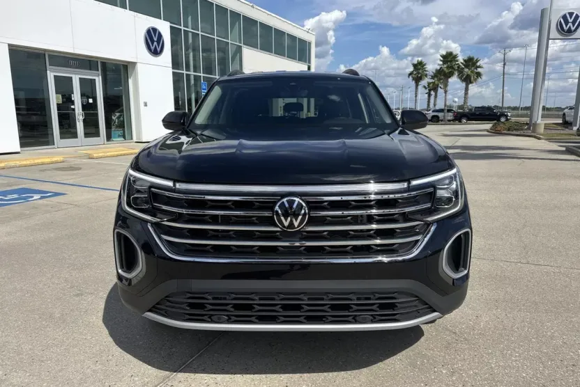 2026 Volkswagen Atlas SE photo 1