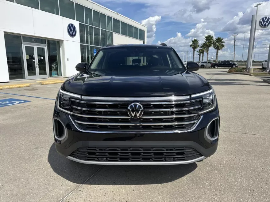 2026 Volkswagen Atlas SE photo 1