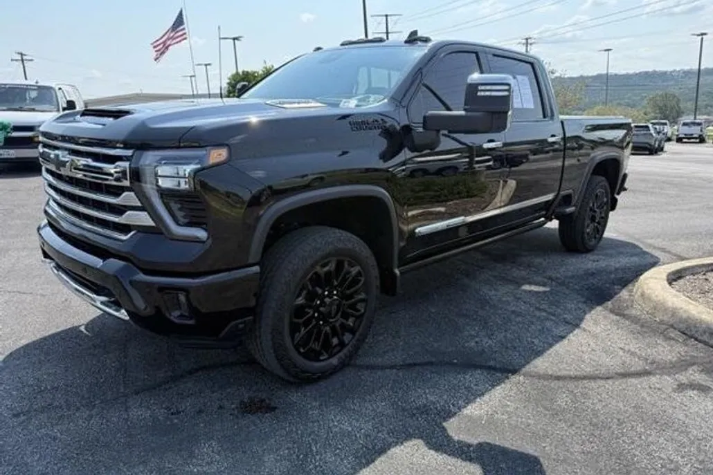 2024 Chevrolet Silverado 2500HD High Country photo 1