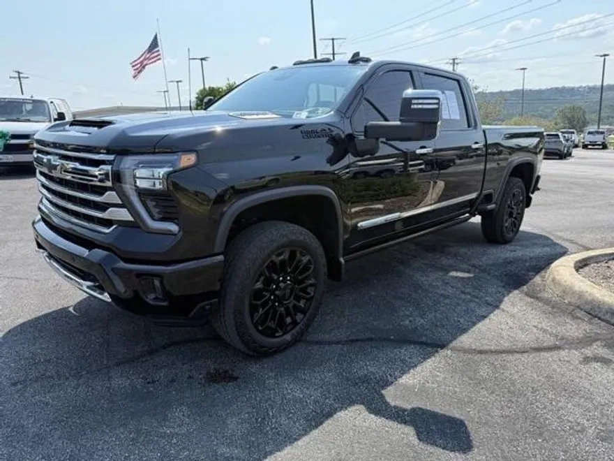 2024 Chevrolet Silverado 2500HD High Country photo 1