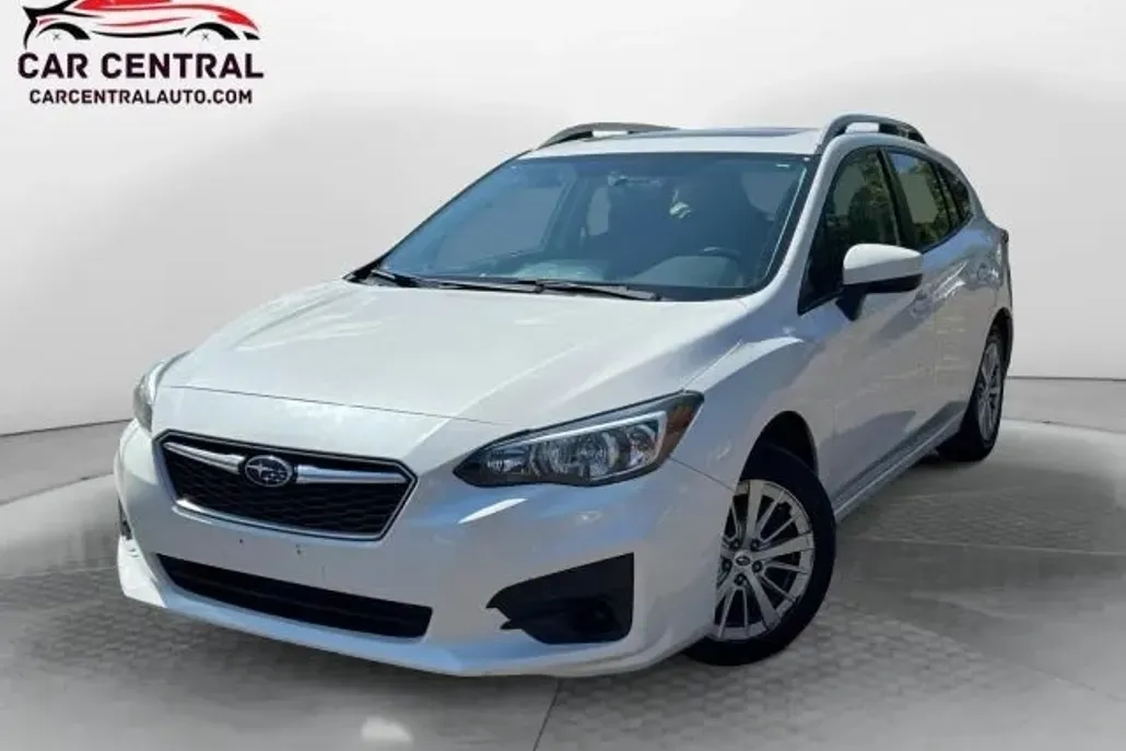 2017 Subaru Impreza 2.0i Premium photo 1