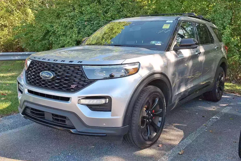 2021 Ford Explorer ST photo 1