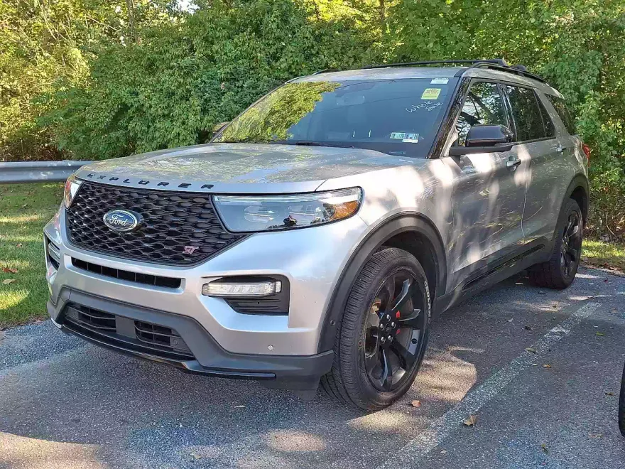 2021 Ford Explorer ST photo 1