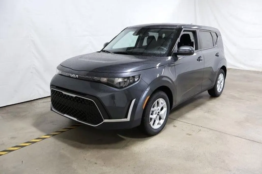 2025 Kia Soul S photo 1