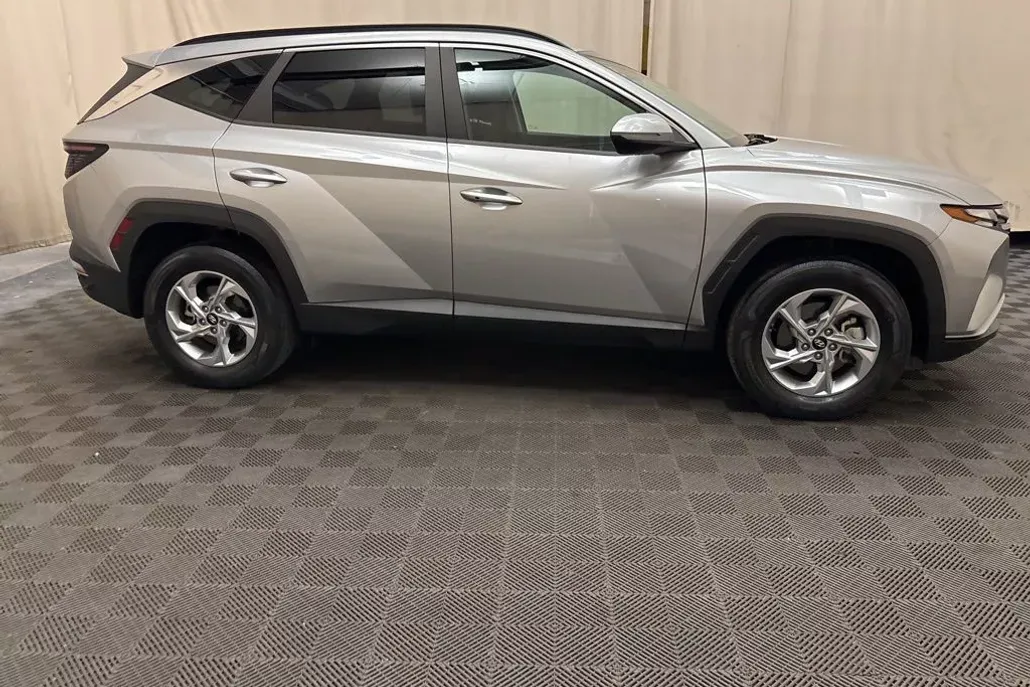 2022 Hyundai Tucson SEL photo 1