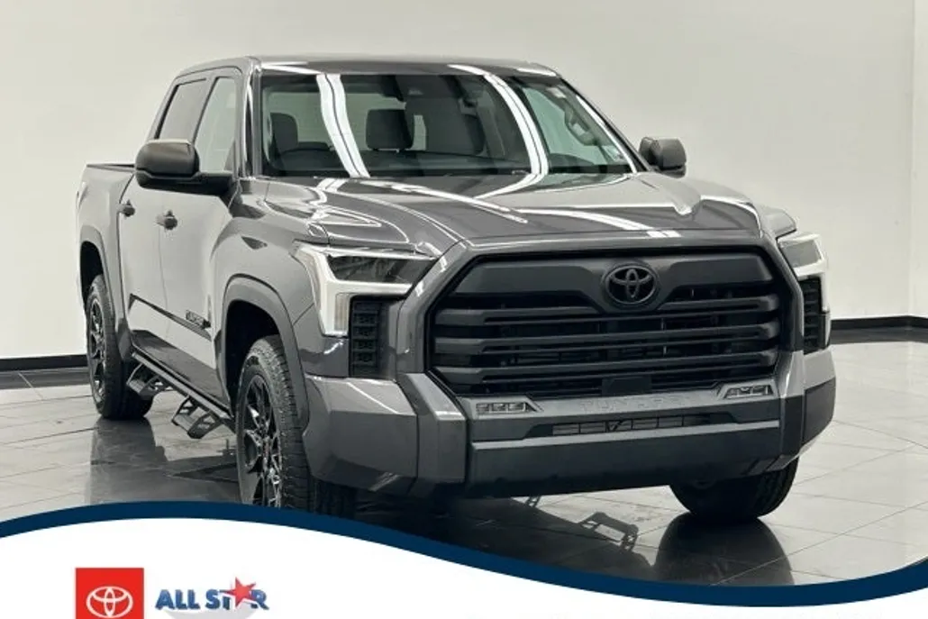 2022 Toyota Tundra SR5 photo 1
