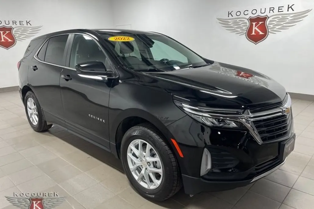 2022 Chevrolet Equinox LT photo 1
