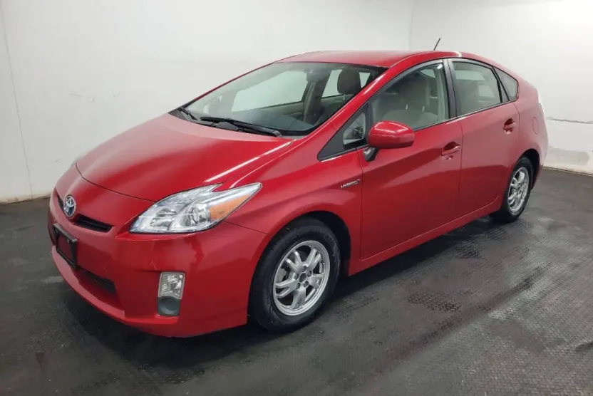 2011 Toyota Prius Two photo 1