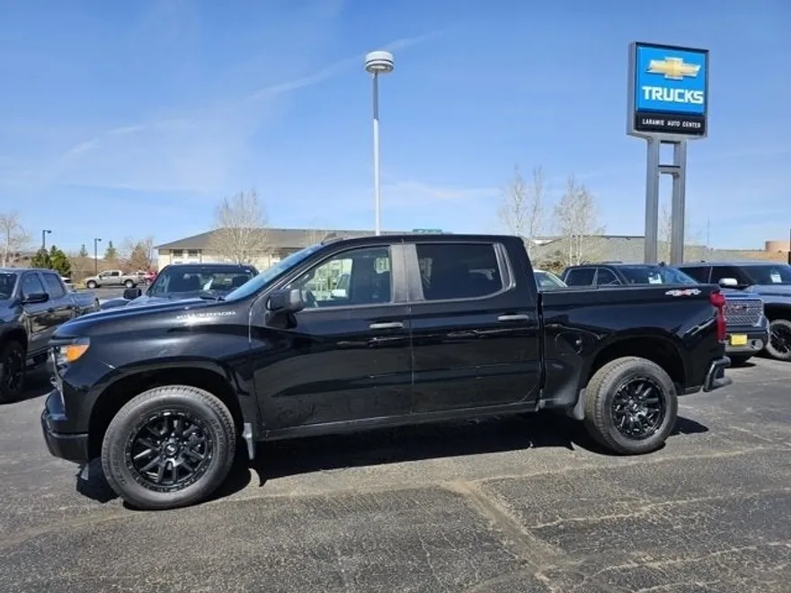 2023 Chevrolet Silverado 1500 Custom photo 1