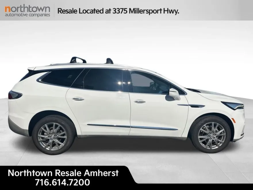 2023 Buick Enclave Essence photo 1