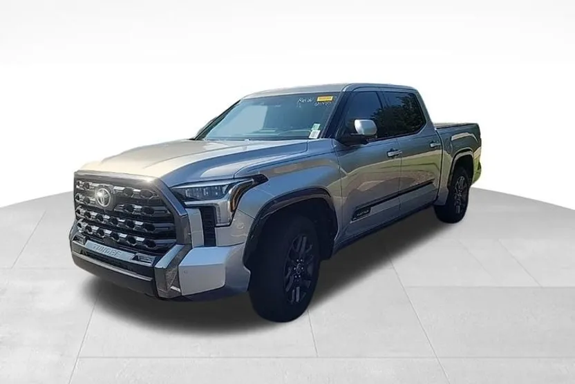 2022 Toyota Tundra Platinum photo 1