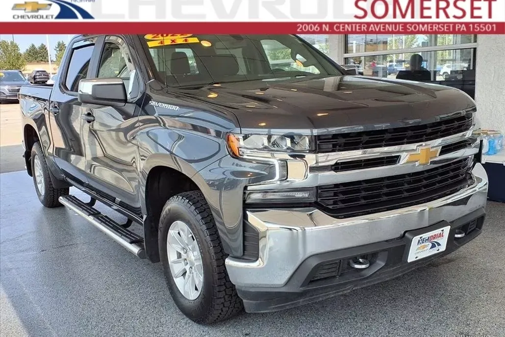 2022 Chevrolet Silverado 1500 LT photo 1