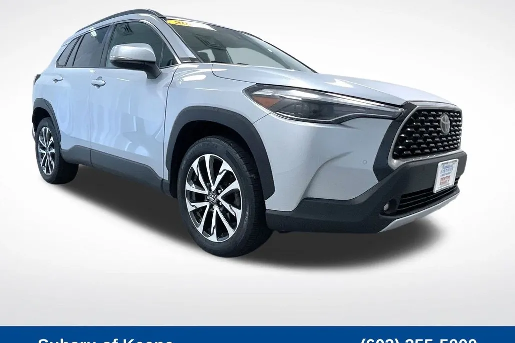 2022 Toyota Corolla Cross XLE photo 1