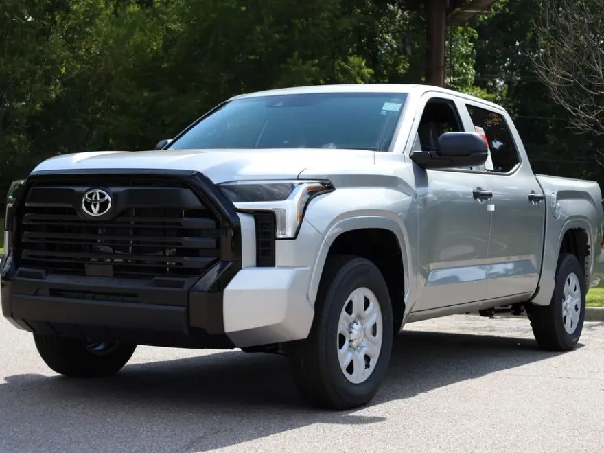 2026 Toyota Tundra SR CrewMax photo 1
