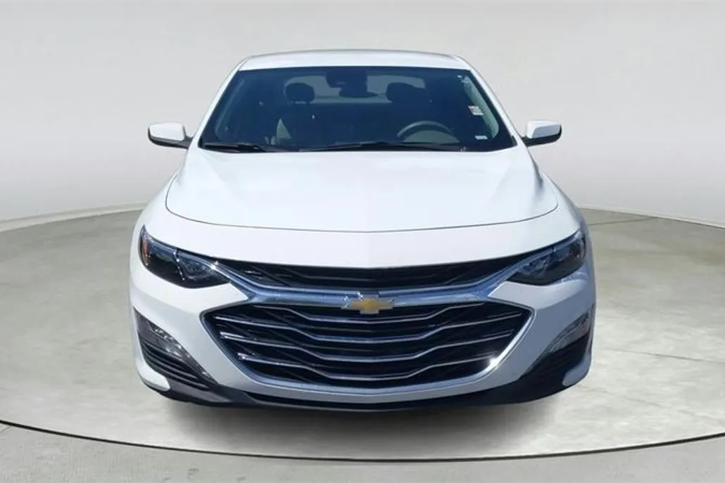 2024 Chevrolet Malibu 1LT photo 1