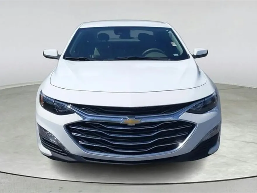 2024 Chevrolet Malibu 1LT photo 1