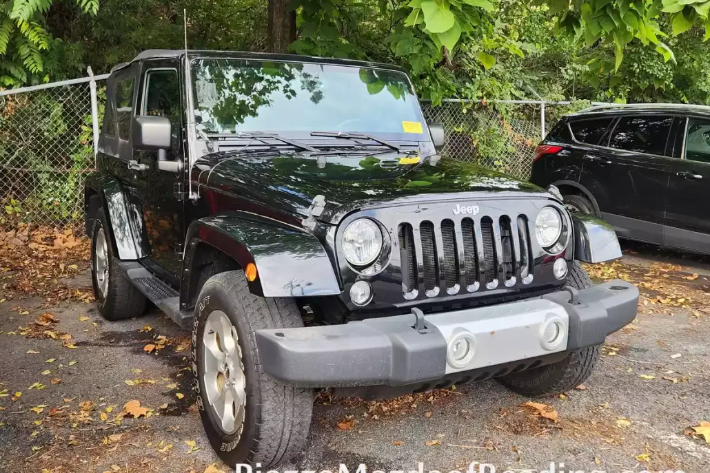 2015 Jeep Wrangler Sahara photo 1