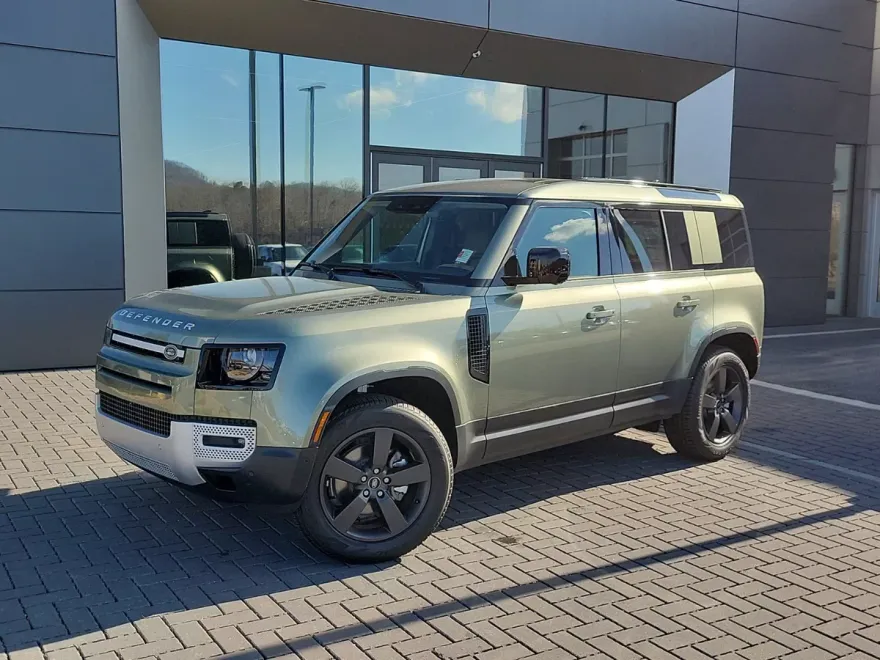 2025 Land Rover Defender 110 S photo 1