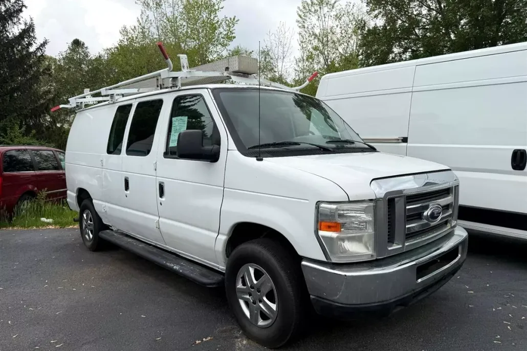 2008 Ford E-250 photo 1