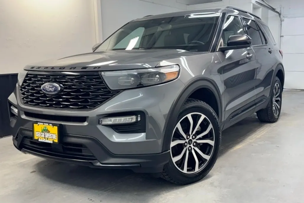 2023 Ford Explorer ST-Line photo 1