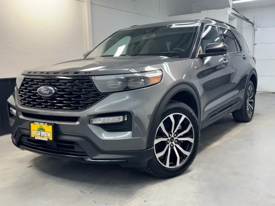 2023 Ford Explorer ST-Line photo 1
