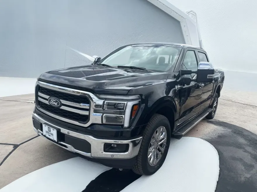 2025 Ford F-150 Lariat photo 1