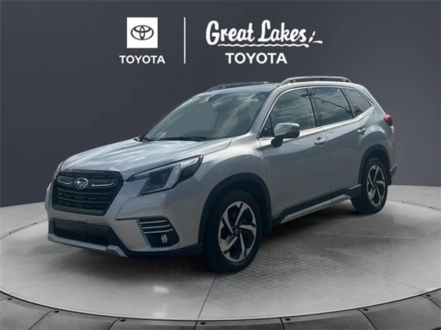 2023 Subaru Forester Touring photo 1