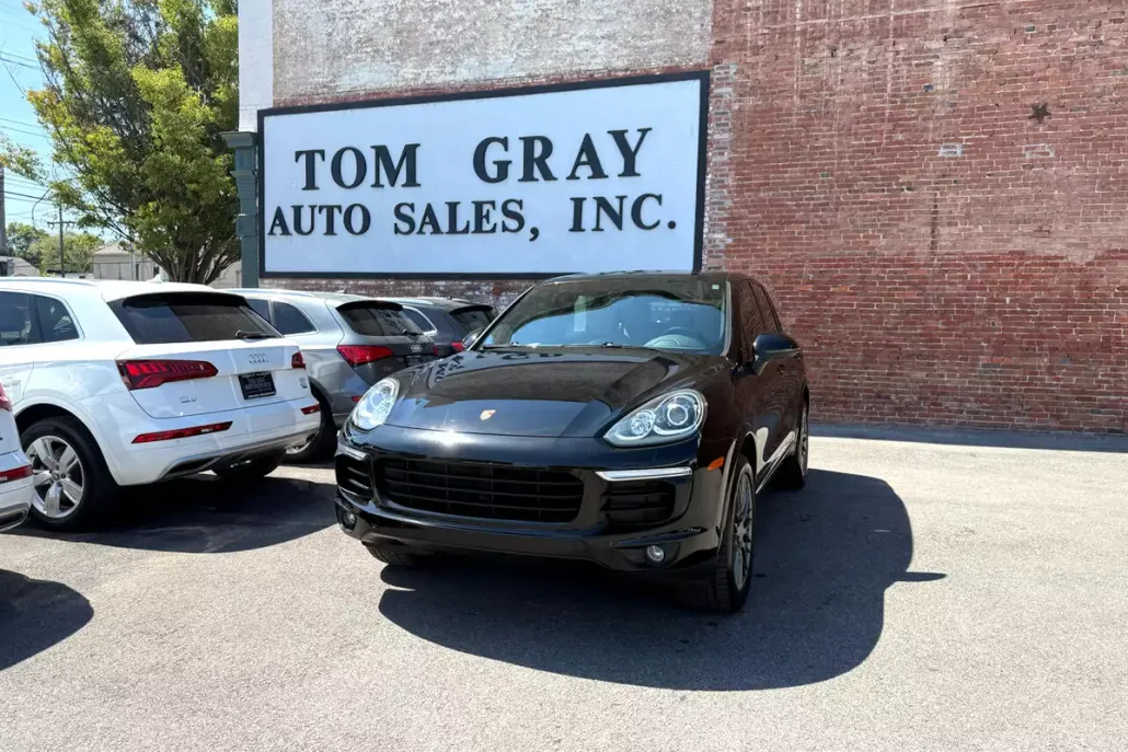 2018 Porsche Cayenne Platinum Edition photo 1