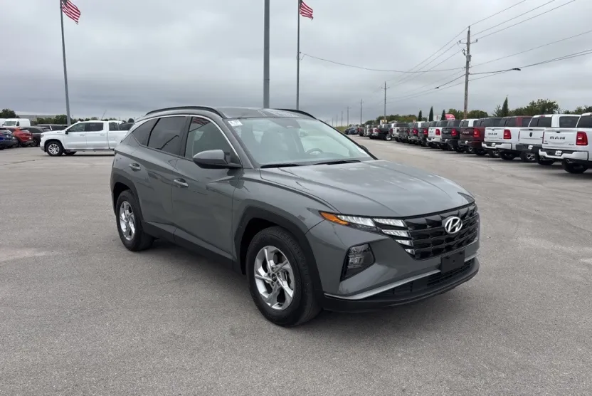 2024 Hyundai Tucson SEL photo 1