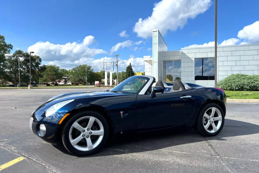 2006 Pontiac Solstice Convertible photo 1