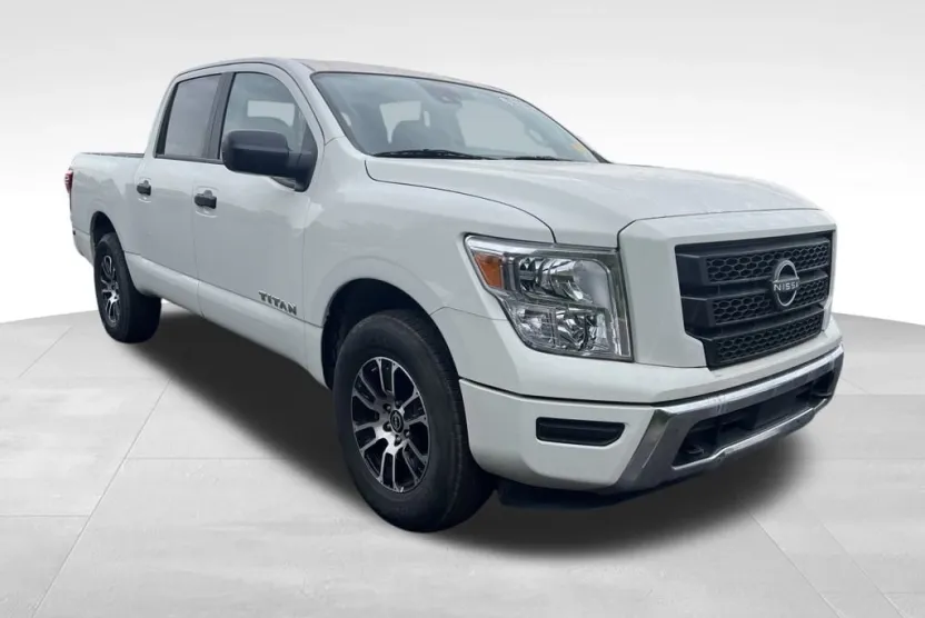 2024 Nissan Titan SV photo 1