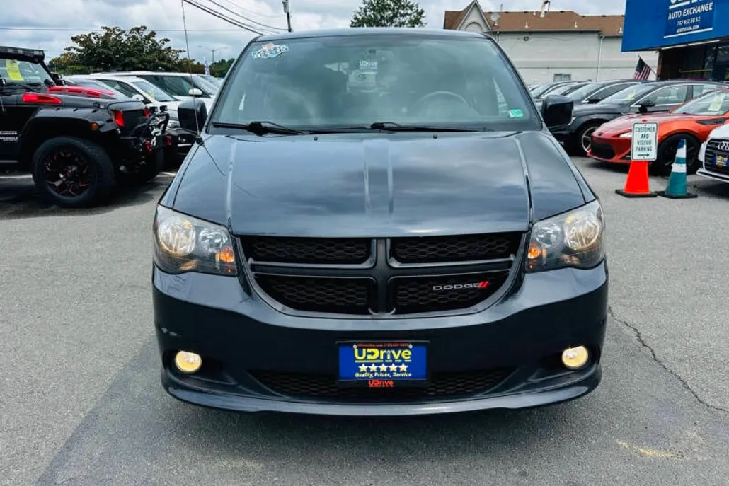 2014 Dodge Grand Caravan SXT photo 1