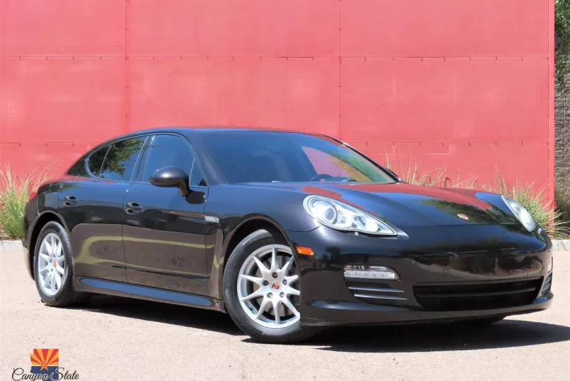 2012 Porsche Panamera 4 photo 1
