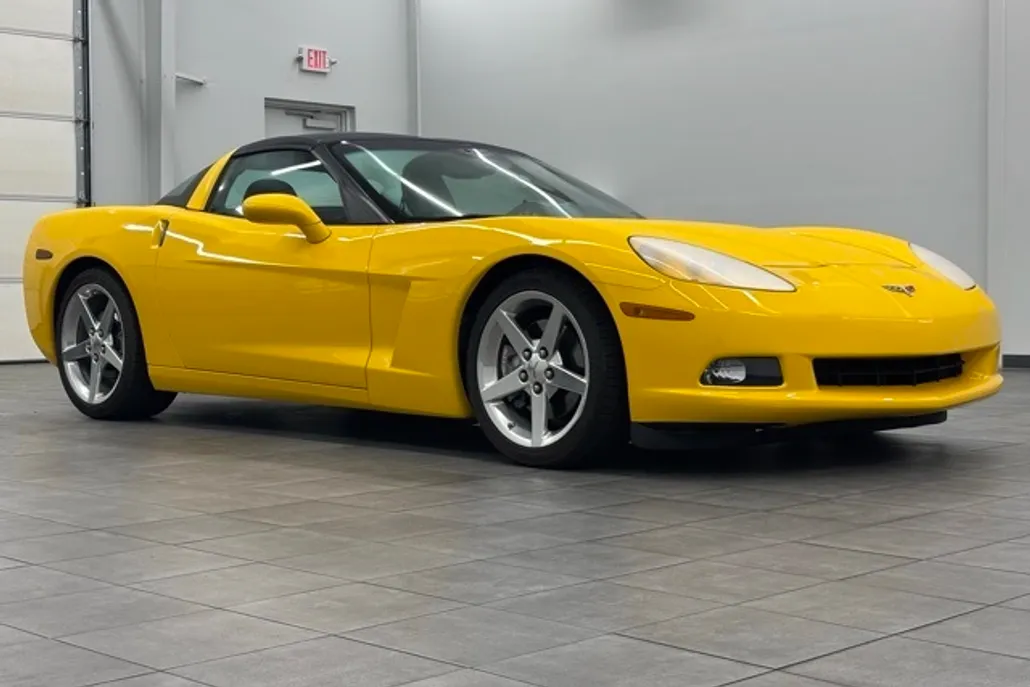 2005 Chevrolet Corvette Base photo 1
